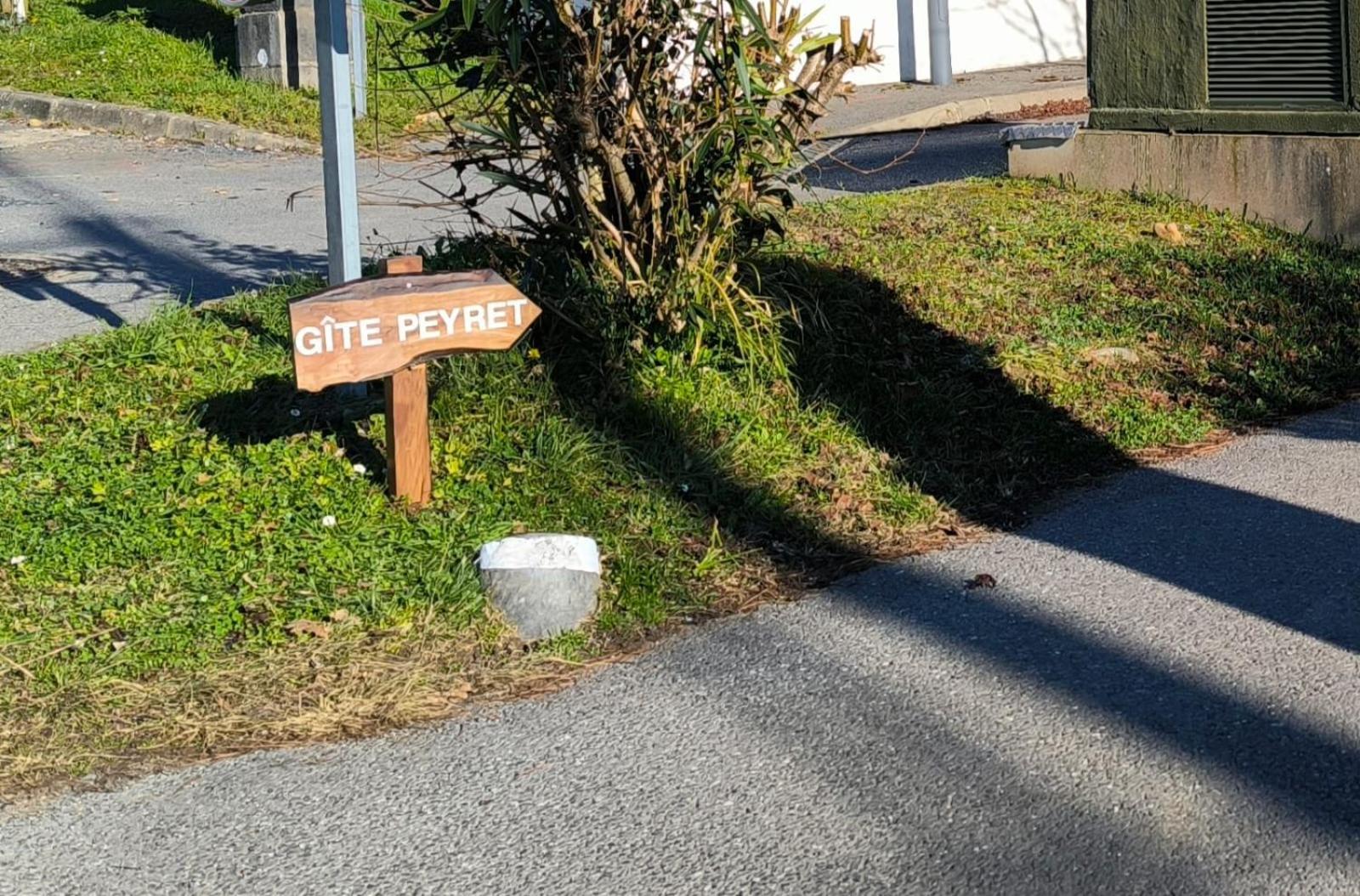 Ferienwohnung Le Peyret Serres-Castet Exterior foto